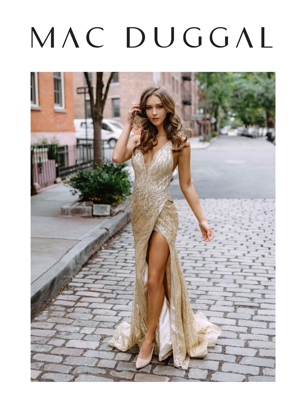 MAC DUGGAL Embellished Sleeveless V Neck Mermaid Gown